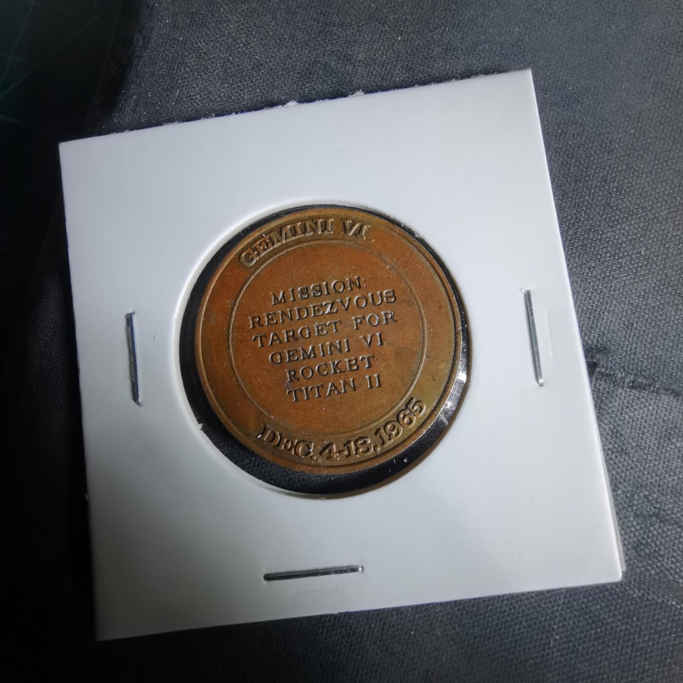 沼泽如烟--第1033场 航天纪念章