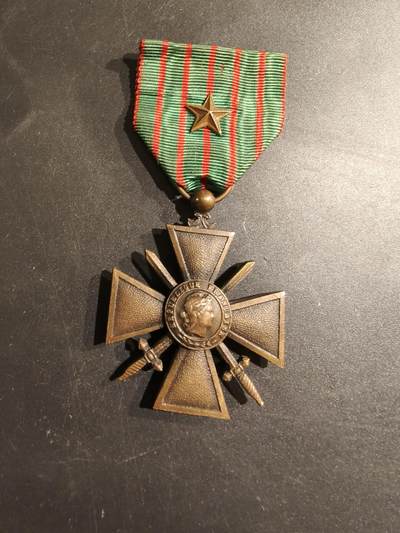 老王徽章第188期 - 法国1916版战争十字奖章    1颗铜星勋饰