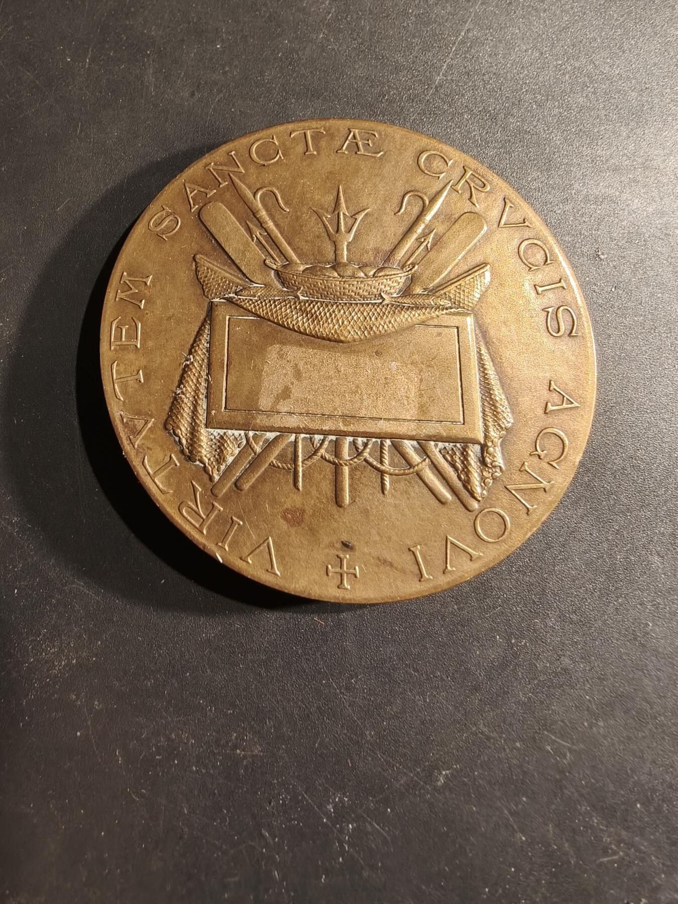 老王徽章第188期 法国天主教会圣徒安德烈大铜章     高浮雕    直径59mm     重量103.2g