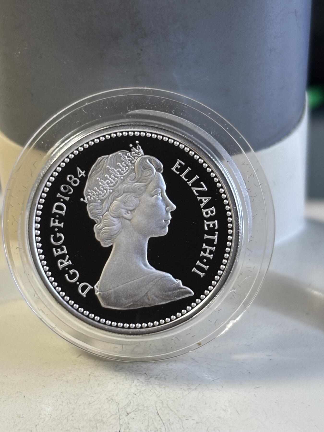 第195期拍卖 英国1984-1987年1英镑精制加厚纪念银币4枚全套，925银，19克*4，发行10000枚