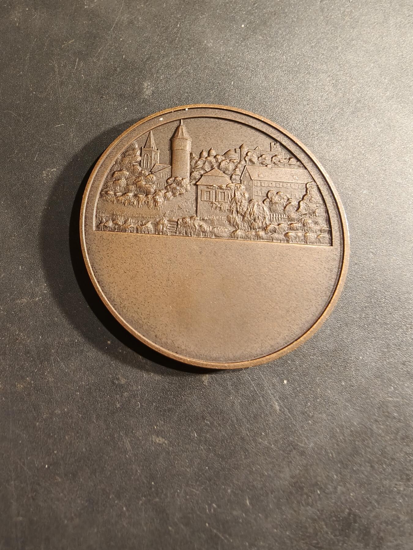 老王徽章第188期 德国韦尔特海姆市纪念章     直径50mm    重量41.9g