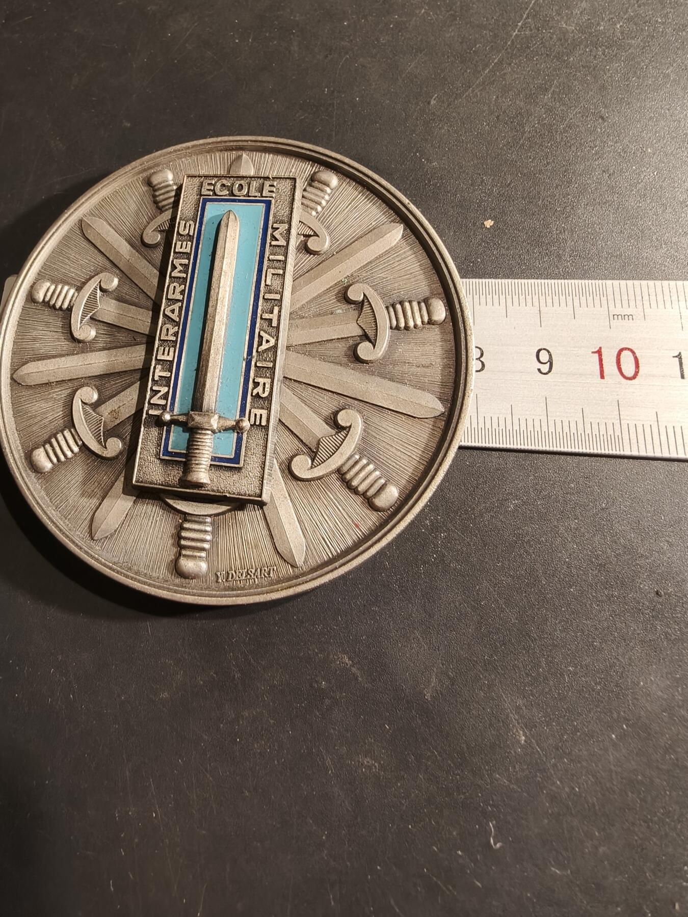 老王徽章第188期 法国跨军种军事学校纪念章    直径80mm    重量157g