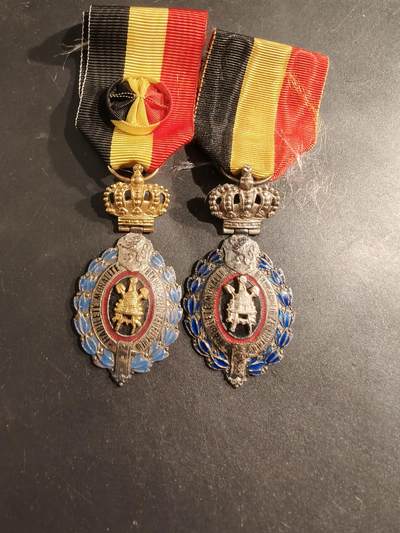 老王徽章第188期 - 比利时金银级劳工奖章一组