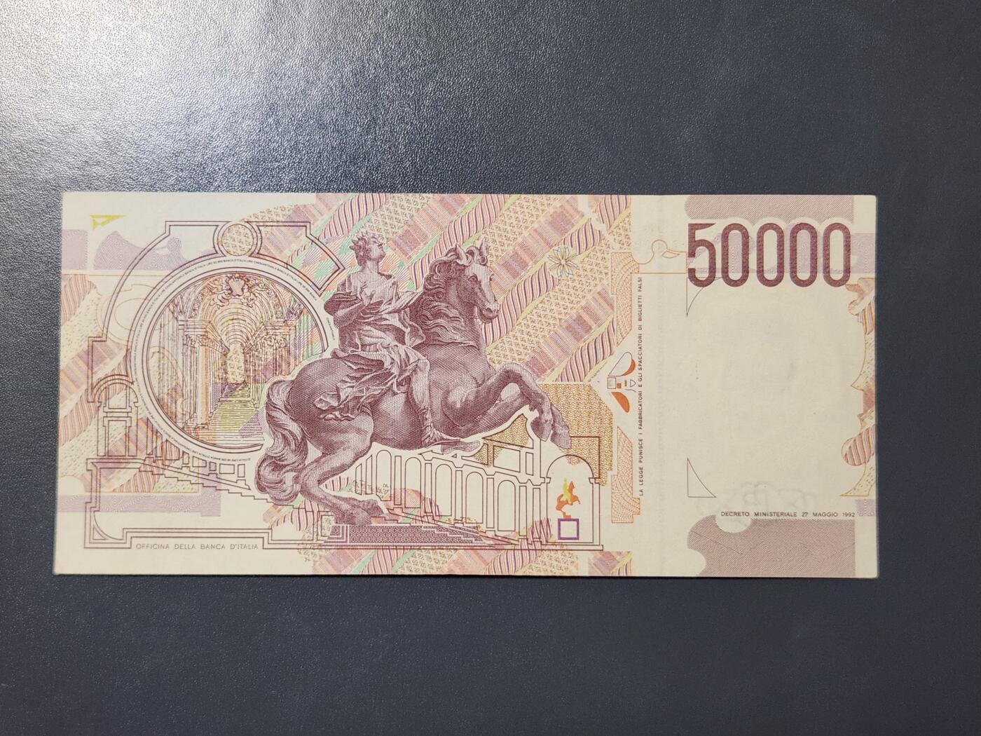 3月21号晚上8点 外国纸币自动截拍第42场 意大利1992年50000里拉5万纸币 近新极美品