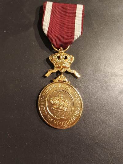 老王徽章第188期 - 比利时金级王冠奖章