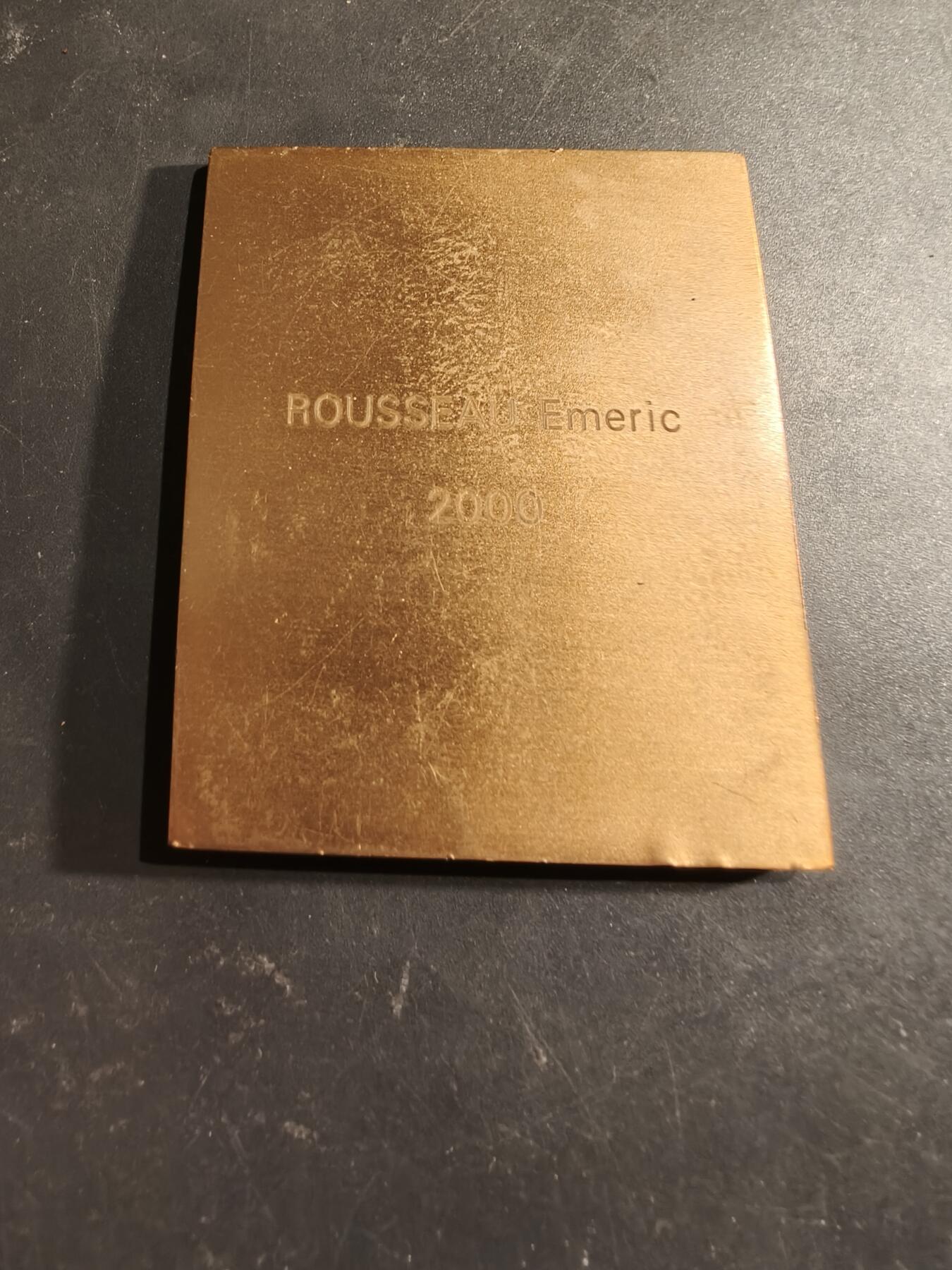 老王徽章第188期 法国体操联合会方形大铜章    大师维农作品    原盒    尺寸69×53mm    装饰风格