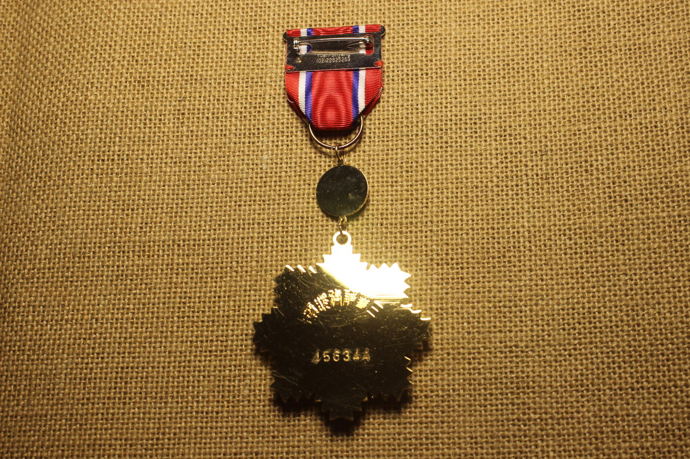 2026.3.25日系拍卖 台湾三等服务奖章，合金材质，章体体积巨大，库存品相