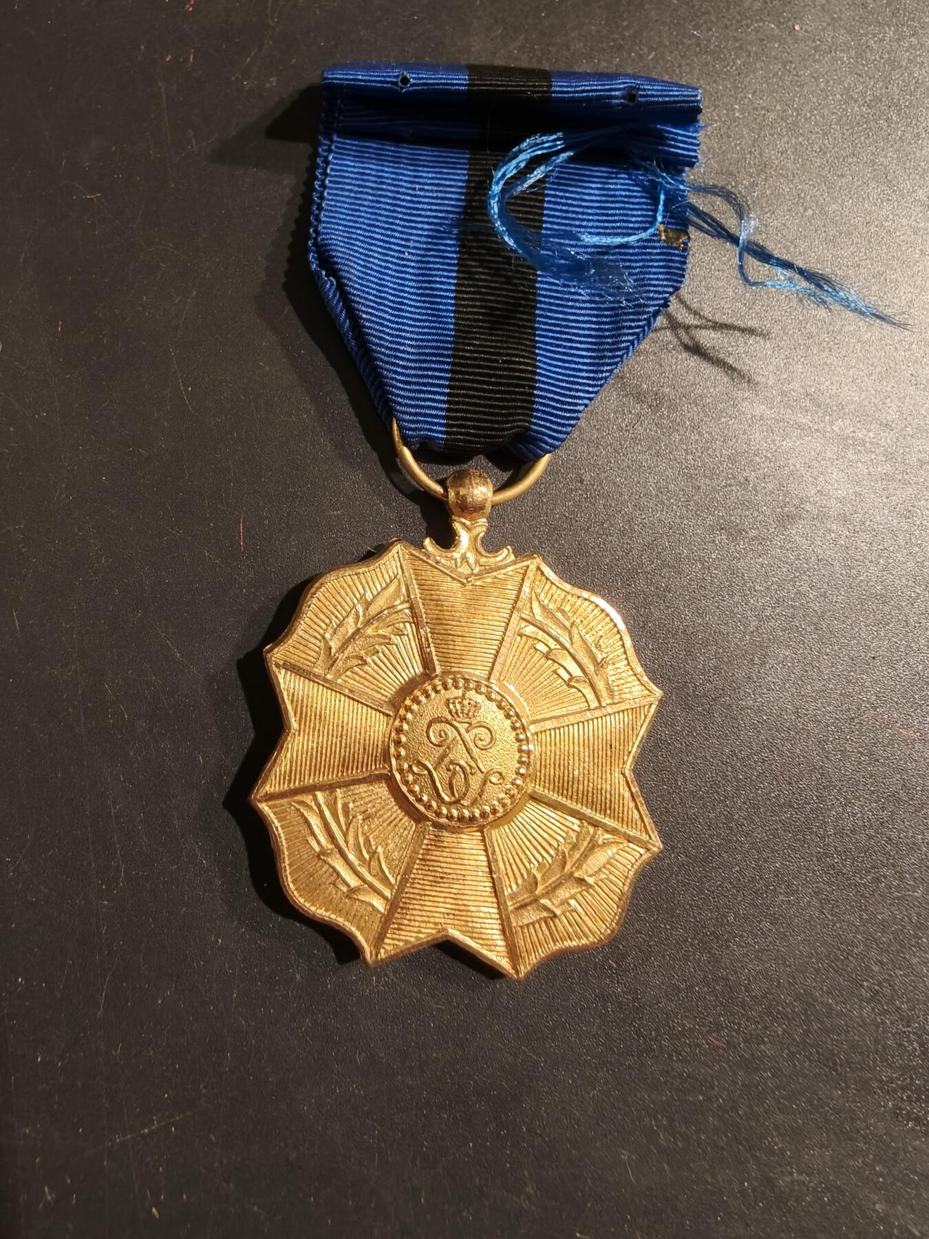 老王徽章第188期 比利时金级利奥波德二世奖章