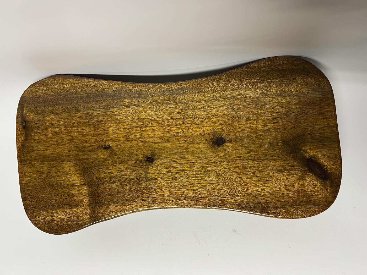 零元拍：用横财原料加工了一只金丝楠枕头，太美丽了，金丝爆满，花纹也贯穿，精工打磨，尺寸约：32/17/8.5CM