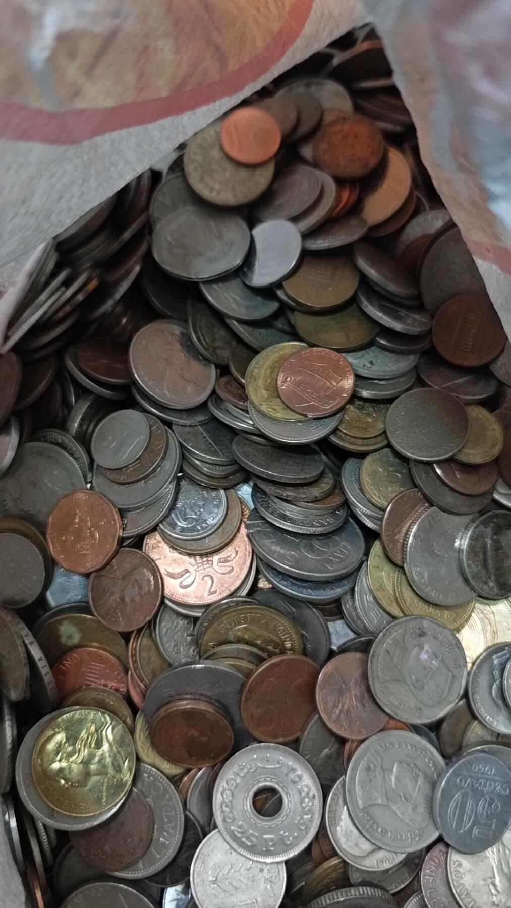 【淘币小摊】实时拍第八百八十一拍   小银币散币场    每周一统一发货 500克外国硬币随机抓一斤装