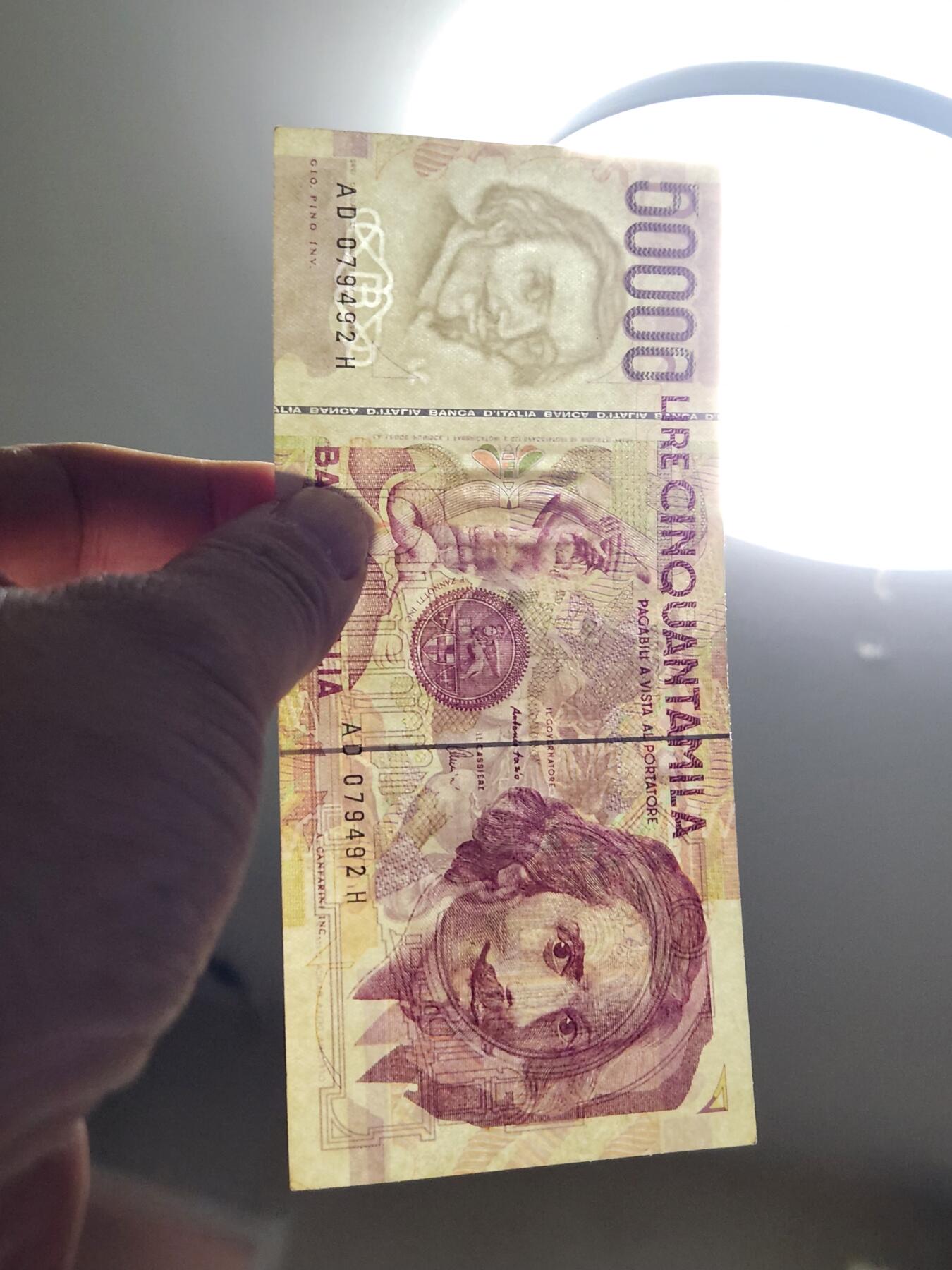 3月21号晚上8点 外国纸币自动截拍第42场 意大利1992年50000里拉5万纸币 近新极美品