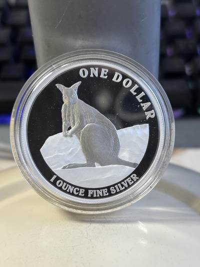 第195期拍卖 - 澳大利亚2012年澳洲袋鼠系列精制1盎司纪念银币，999银，发行20000枚