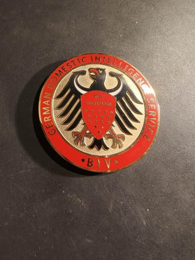 老王徽章第188期 - 德国联邦宪法保卫局纪念章    直径50mm    重量66.1g