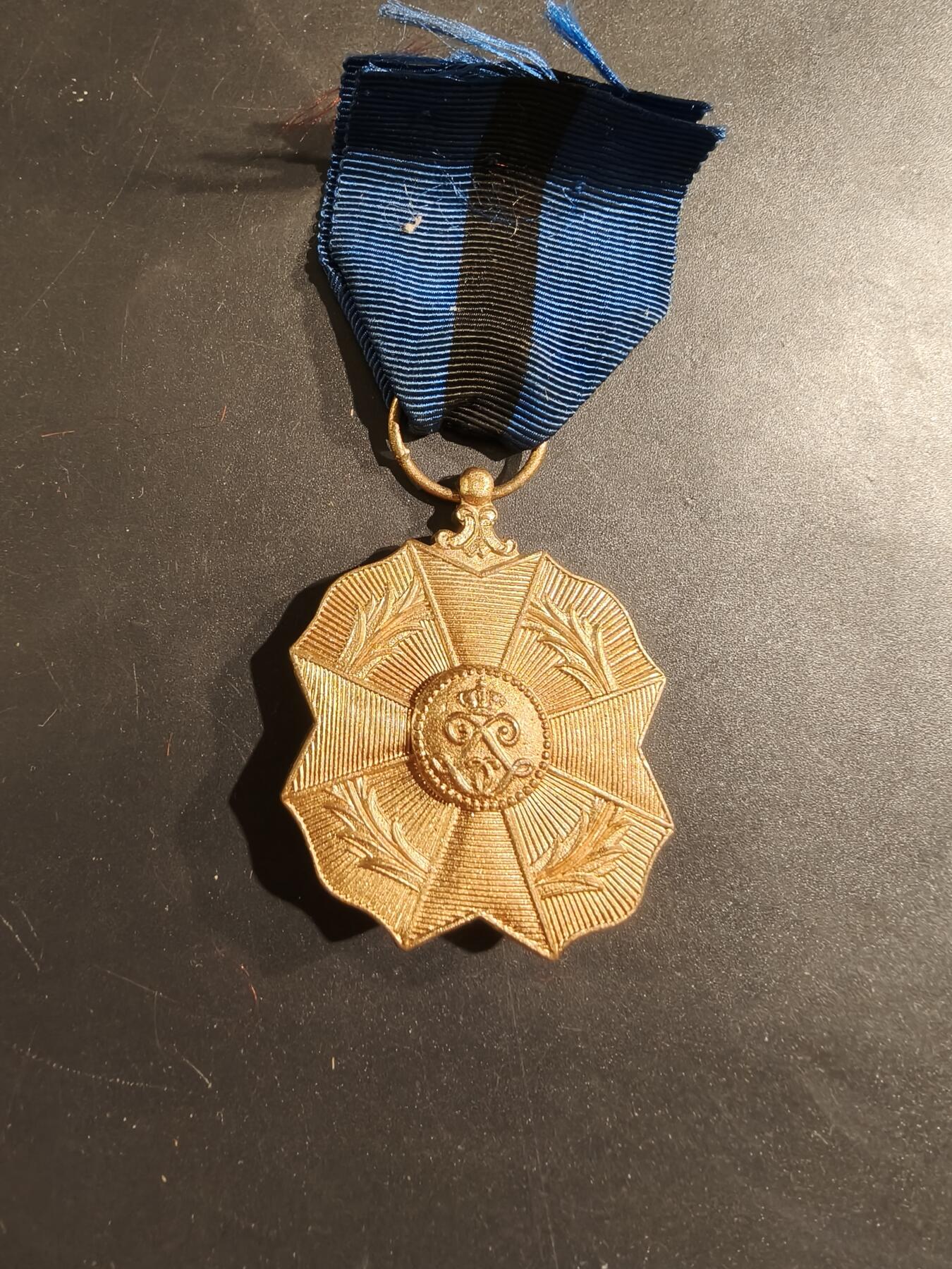 老王徽章第188期 比利时金级利奥波德二世奖章