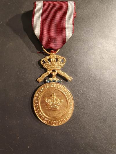 老王徽章第188期 - 比利时金级王冠奖章