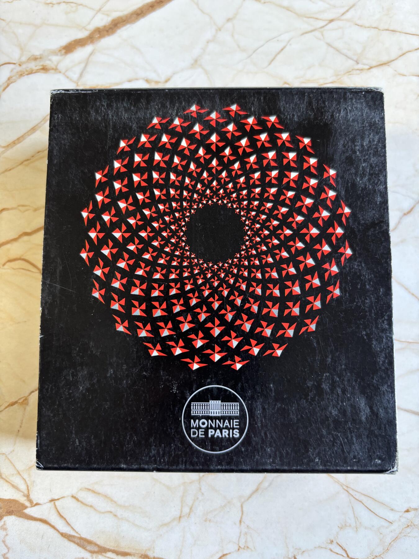 第195期拍卖 法国2014年法兰西魁宝系列1巴卡拉水晶5盎司银币，950银，163.8克，发行500枚