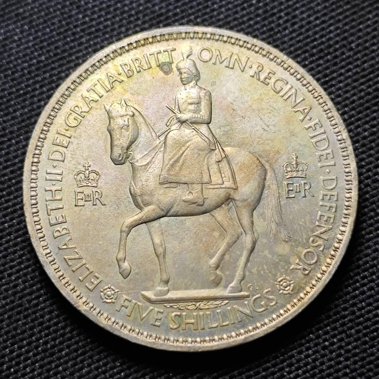 KK钱币收藏小铺   套币专场 2月预留时间 周末发货  女王登基纪念5先令克朗形纪念币