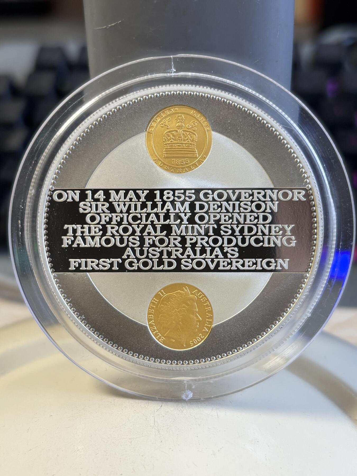 第195期拍卖 澳大利亚2005年悉尼造币厂成立150周年镀金60.5克纪念大银币，999银，60.5克，发行10000枚，塑料盒有裂痕