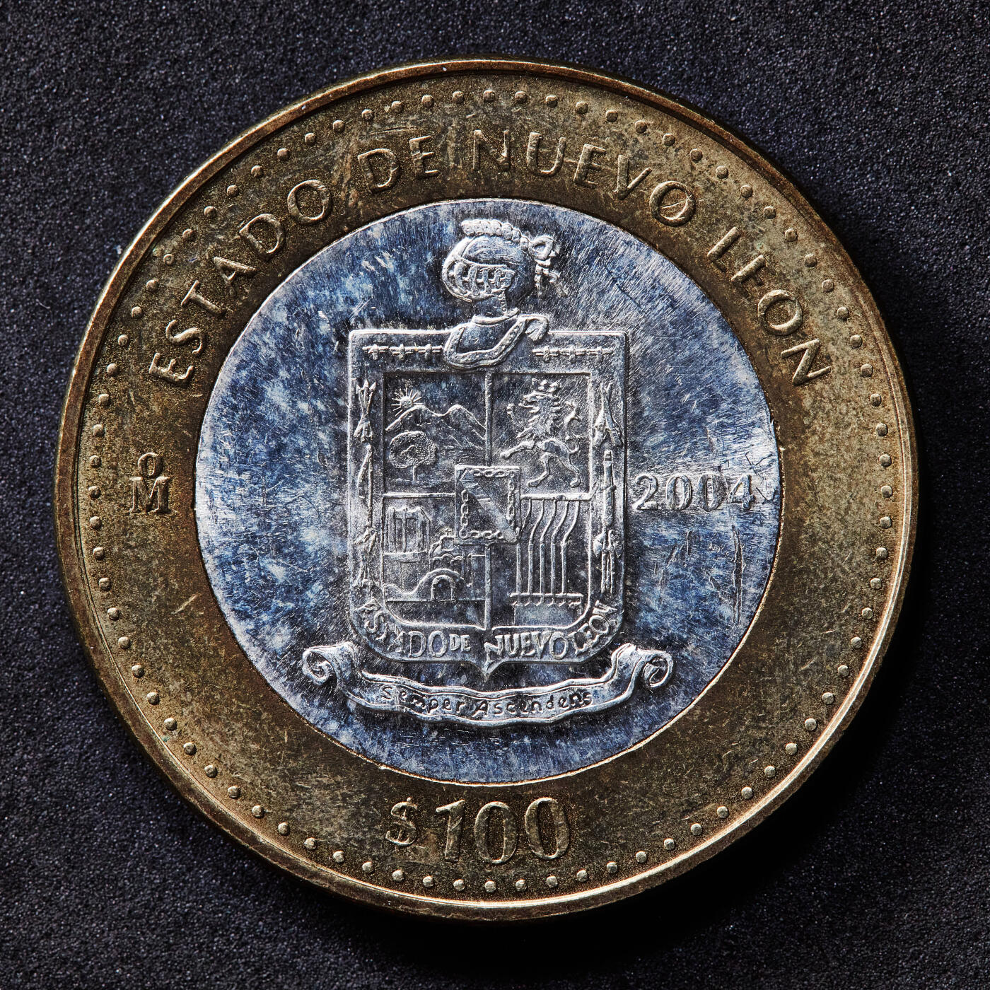 【俄甄集藏】2026年(050)04-01星期三 晚 19:30 全场包邮 墨西哥2003-2005年联邦州100比索双色纪念大银币6枚一组，外圈为铜，中心为925银，单枚重约33.9克，分别为下加利福尼亚州、奇瓦瓦州、韦拉克鲁斯州、克雷塔罗州、新莱昂州、金塔纳罗奥州