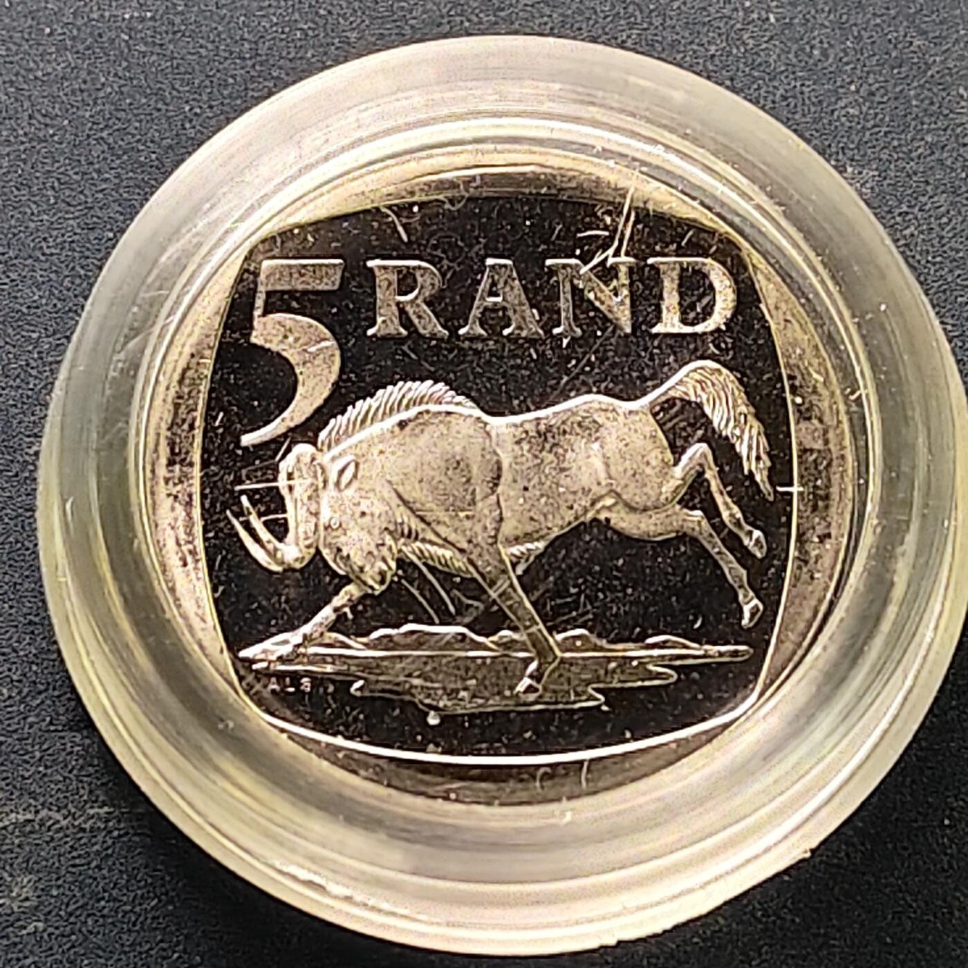 【全场包邮】纯粹捡漏拍515场 【收藏级】南非2000年5兰特官方封装纳尔逊·曼德拉精制纪念币-盒证全（书价150美元）