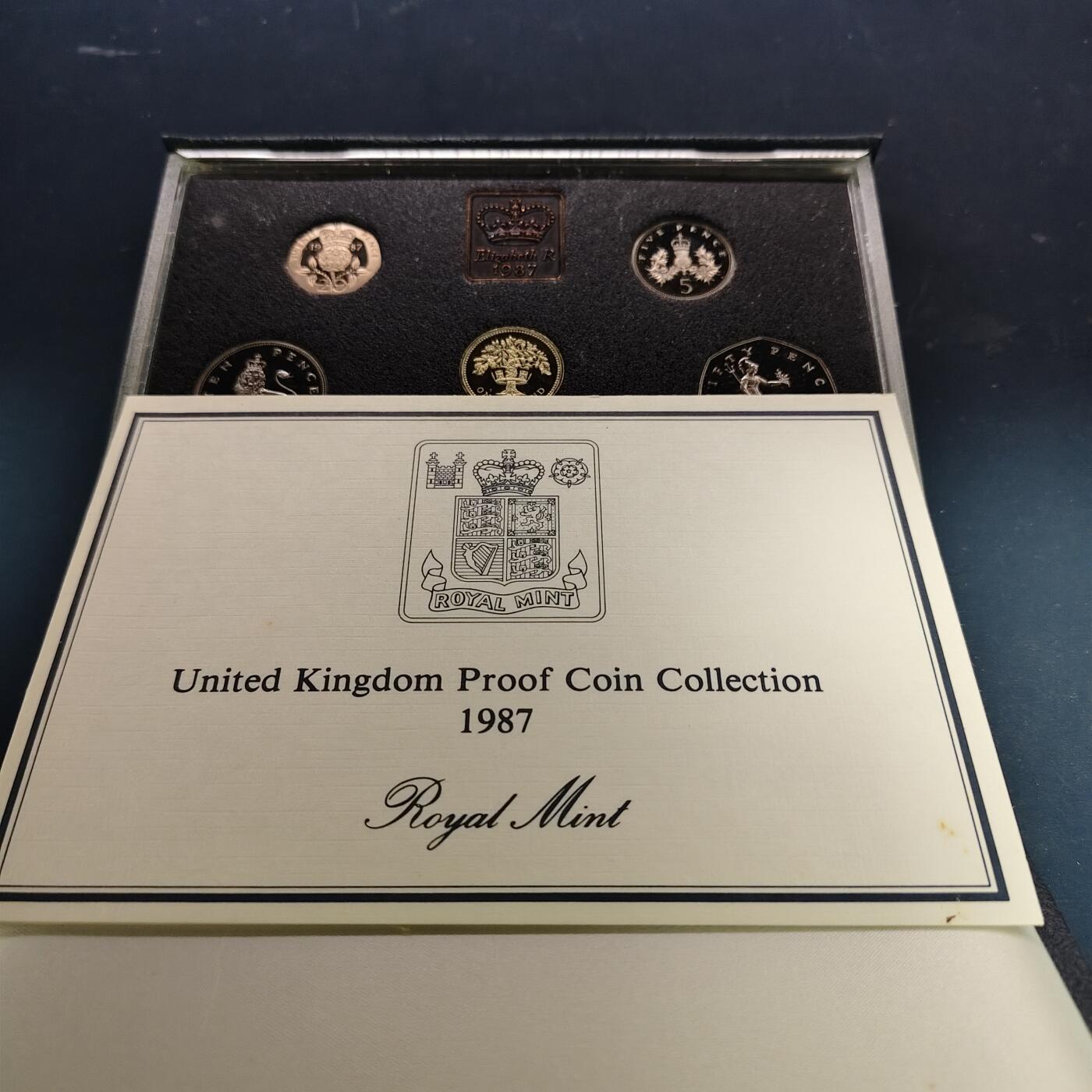 【全场包邮】纯粹捡漏拍515场 英国1987年官方蓝本精制套币-盒证全-含1镑四邦国花系列英格兰橡树