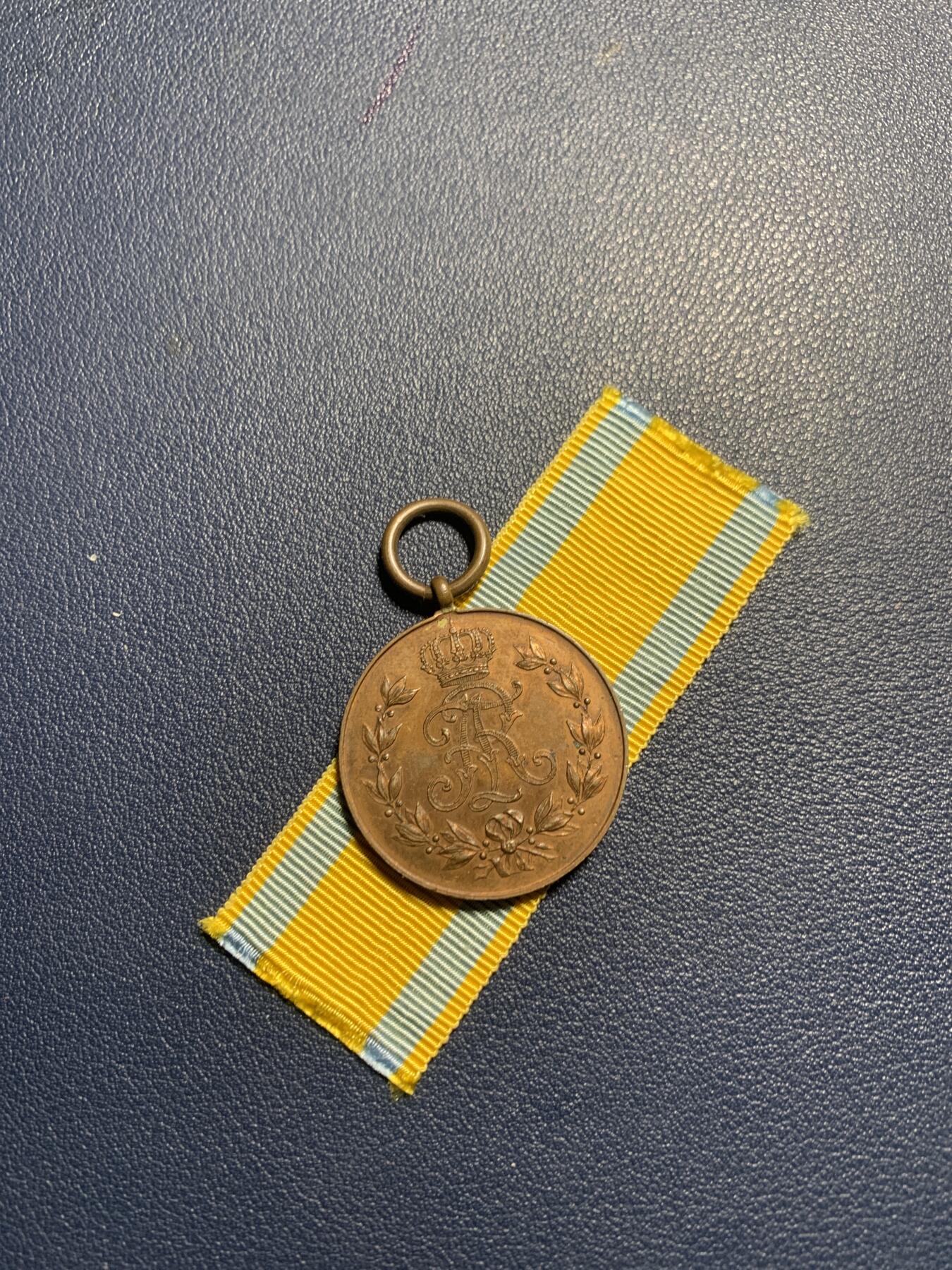 欢度清明，直接出价就行，这场不读秒到点直接结拍。 萨克森王国奥古斯特奖章