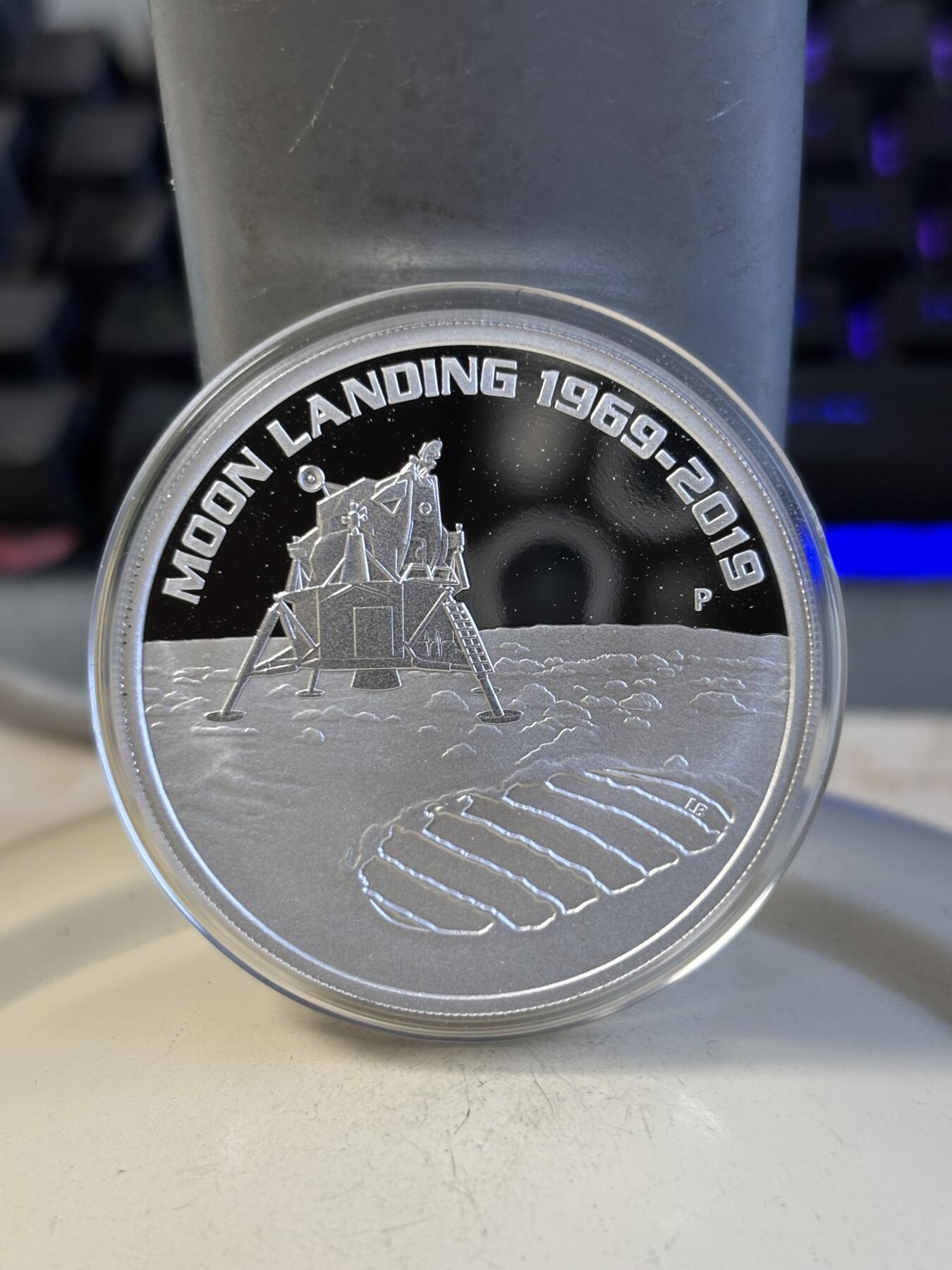 第195期拍卖 澳大利亚2019年登月50周1盎司精制纪念银币，9999银，发行7500枚