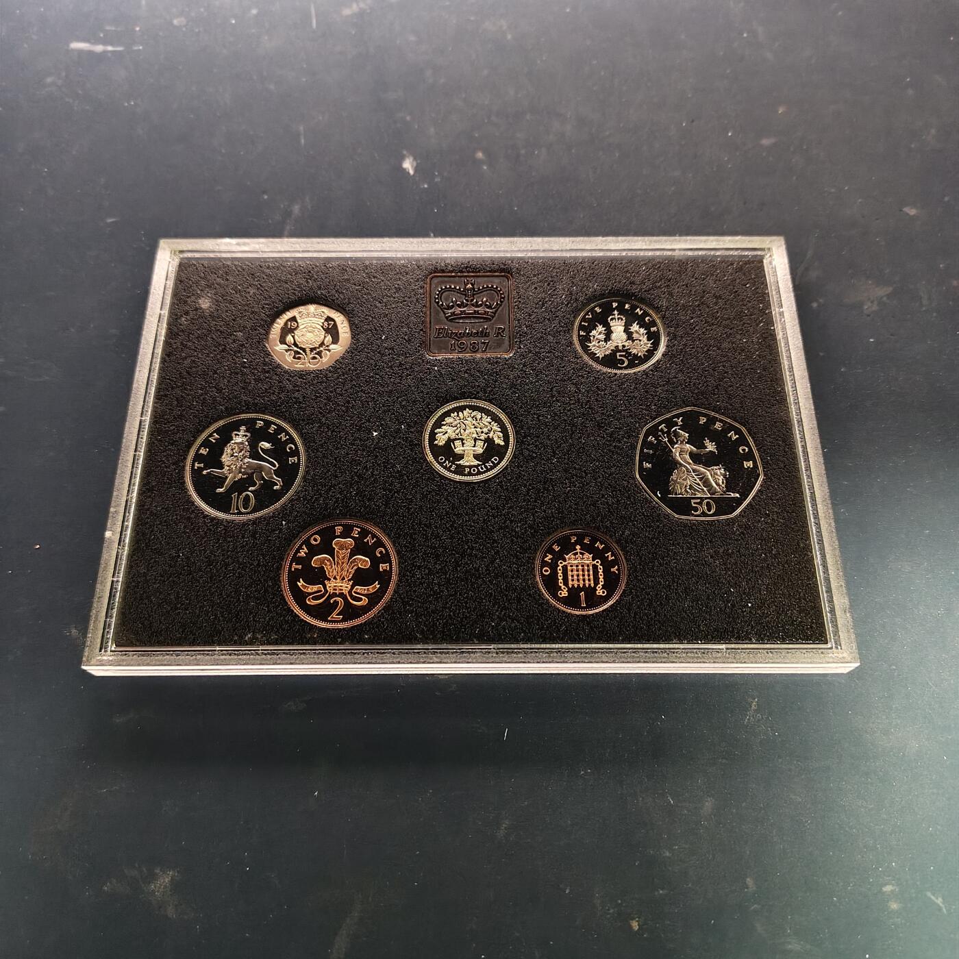 【全场包邮】纯粹捡漏拍515场 英国1987年官方蓝本精制套币-盒证全-含1镑四邦国花系列英格兰橡树