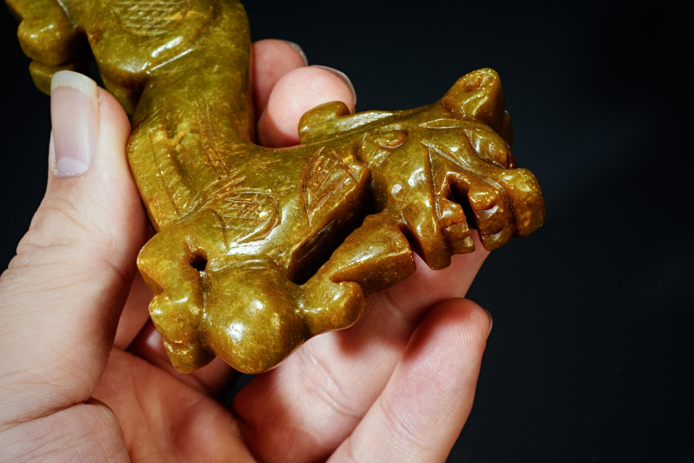 上海都达杂项专场五十八【全场包邮】  古玉玉龙抱珠93-41