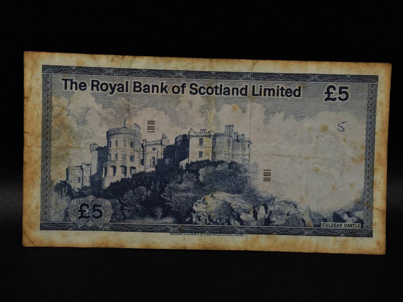  【淘币小摊】限时拍第八百八十二拍   纸币场    每周一统一发货 苏格兰皇家银行1977年5镑纸币【有折】