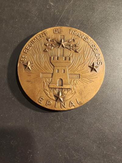 老王徽章第188期 - 法国驻勒皮埃纳第18通信团大铜章    直径59mm    重量91.3g