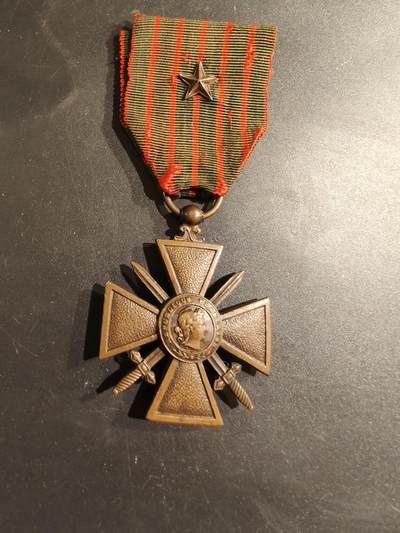 老王徽章第188期 - 法国1917版战争十字奖章   1颗铜星勋饰