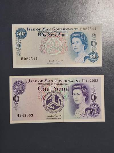 3月22号晚上8点 外国纸币自动截拍第43场 - 马恩岛纸币 1979年50便士 1镑 全新UNC一对  女王钞