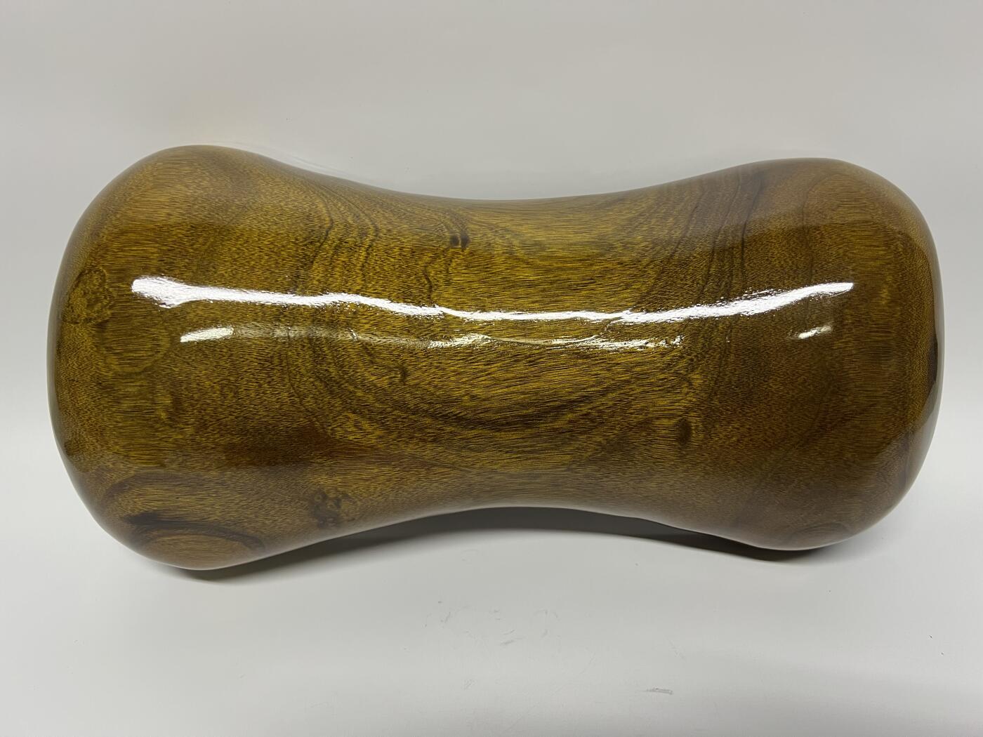 零元拍：用横财原料加工了一只金丝楠枕头，太美丽了，金丝爆满，花纹也贯穿，精工打磨，尺寸约：32/17/8.5CM