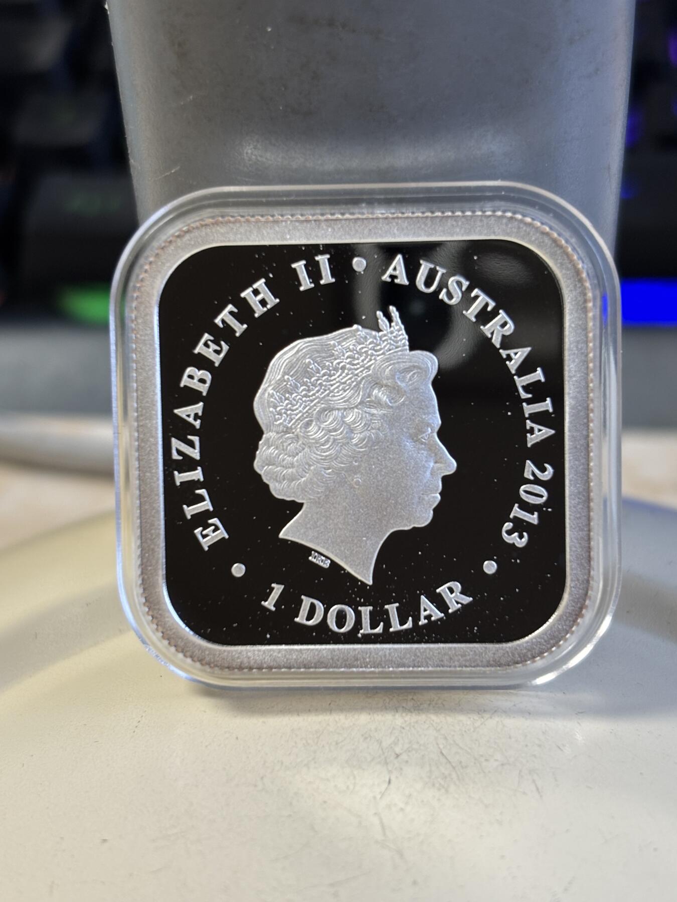 第195期拍卖 澳大利亚2013年四季动物系列1袋鼠方形精制彩银币，999银，发行5000枚