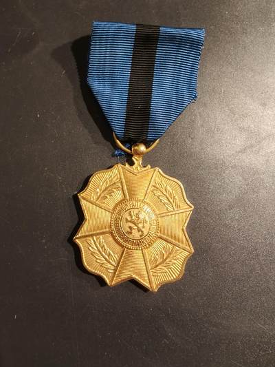 老王徽章第188期 - 比利时金级利奥波德二世奖章