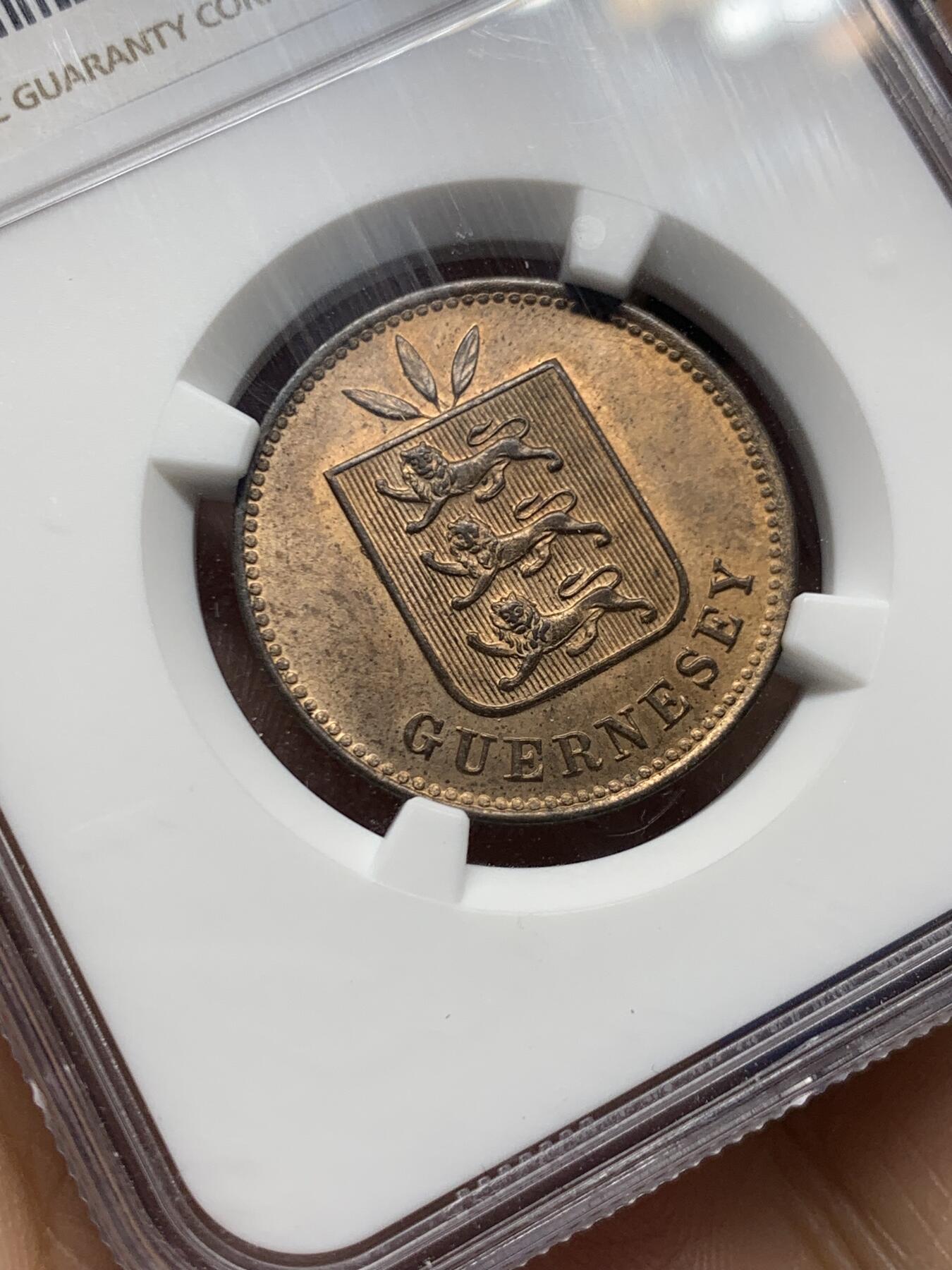 《竞宝斋》第473场 周日，周一 2场连拍 （全场包邮）欢迎送拍 NGC MS64RB 红铜光高分 1902年英属根西岛4D 盾徽上狮子脸清晰 非常讨喜的英国海外领土品种