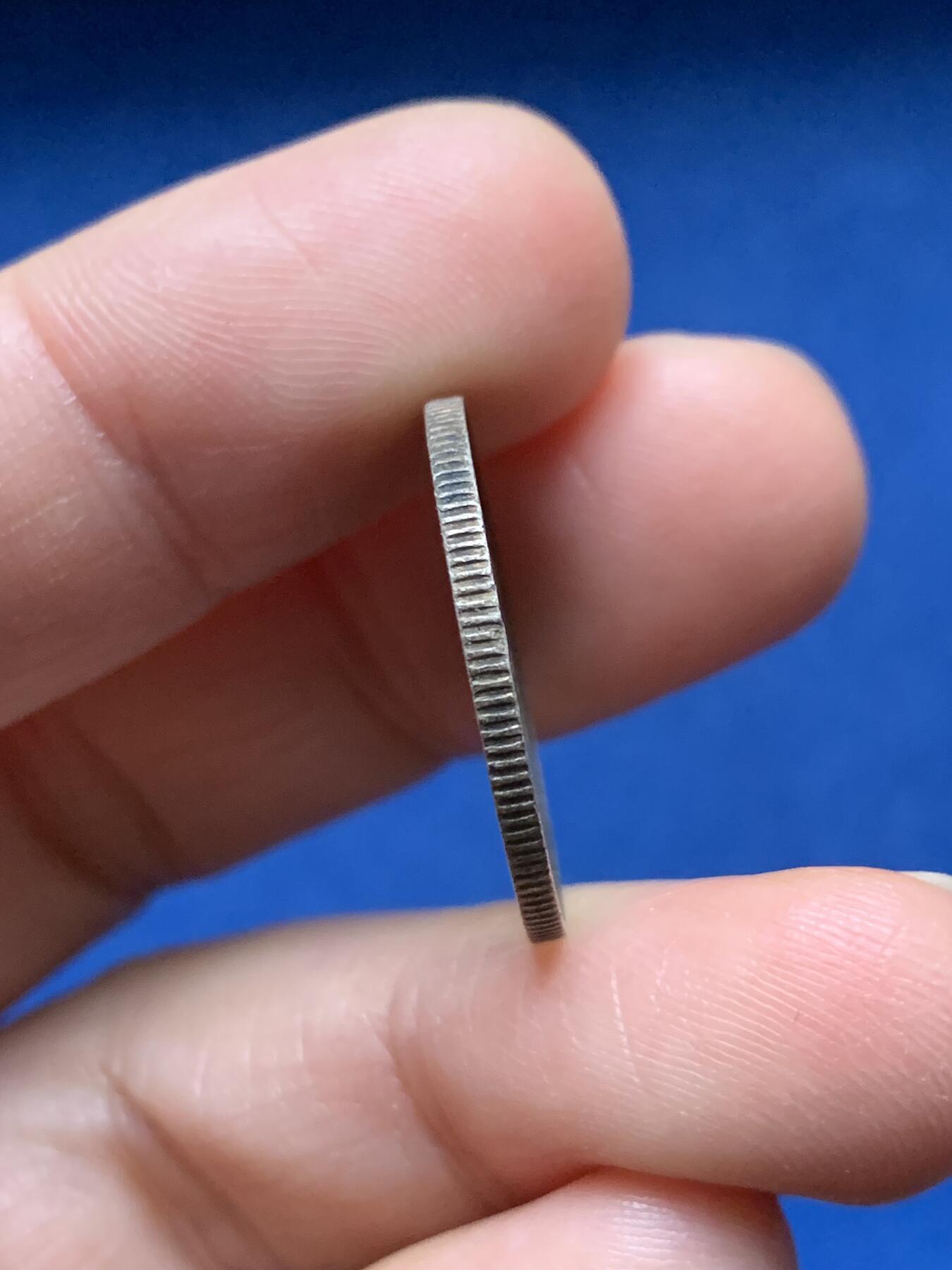 《竞宝斋》第473场 周日，周一 2场连拍 （全场包邮）欢迎送拍 英国1887年高冠维多利亚1先令银币