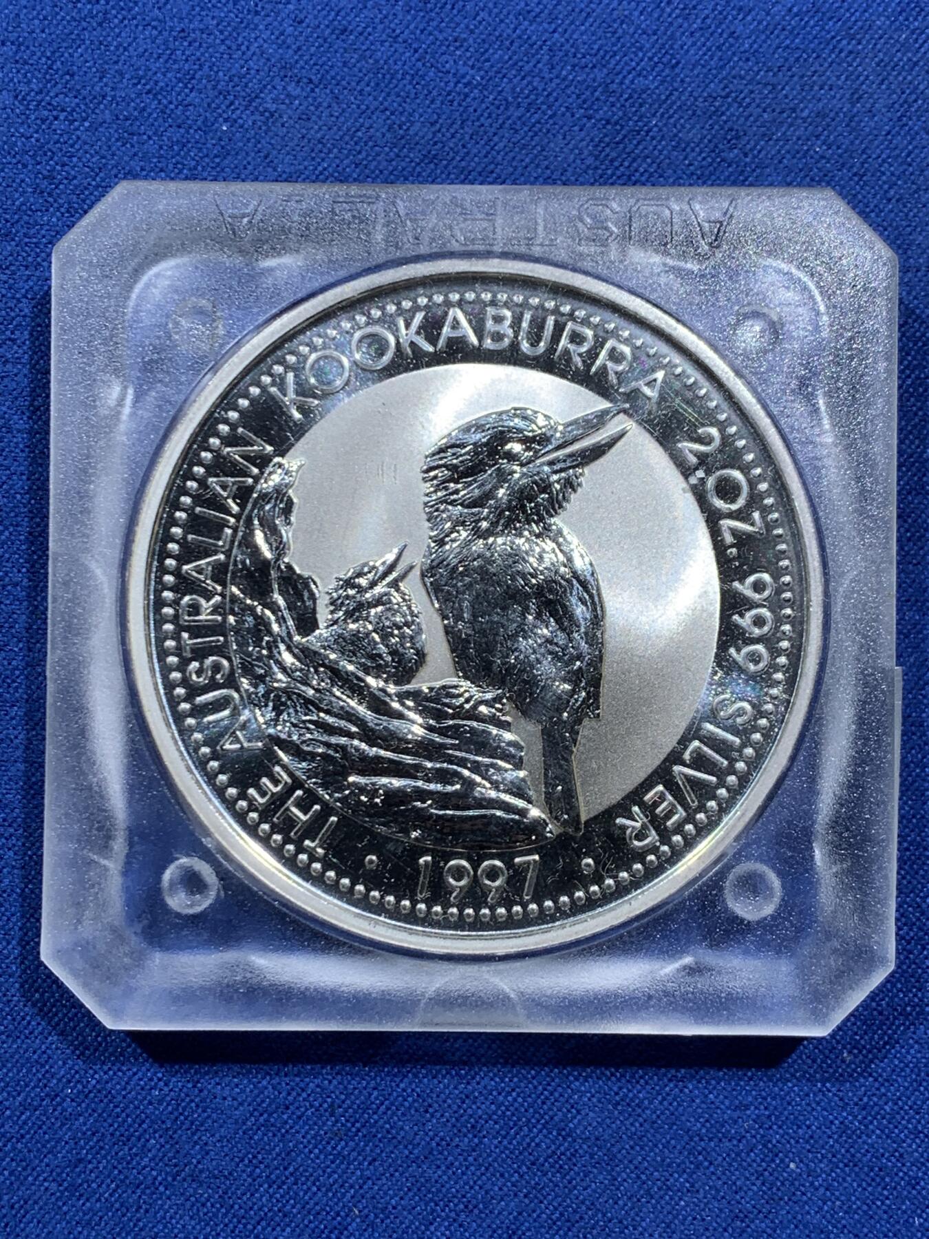 《竞宝斋》第473场 周日，周一 2场连拍 （全场包邮）欢迎送拍 澳大利亚1997年笑翠鸟银币 999银 2盎司 原盒