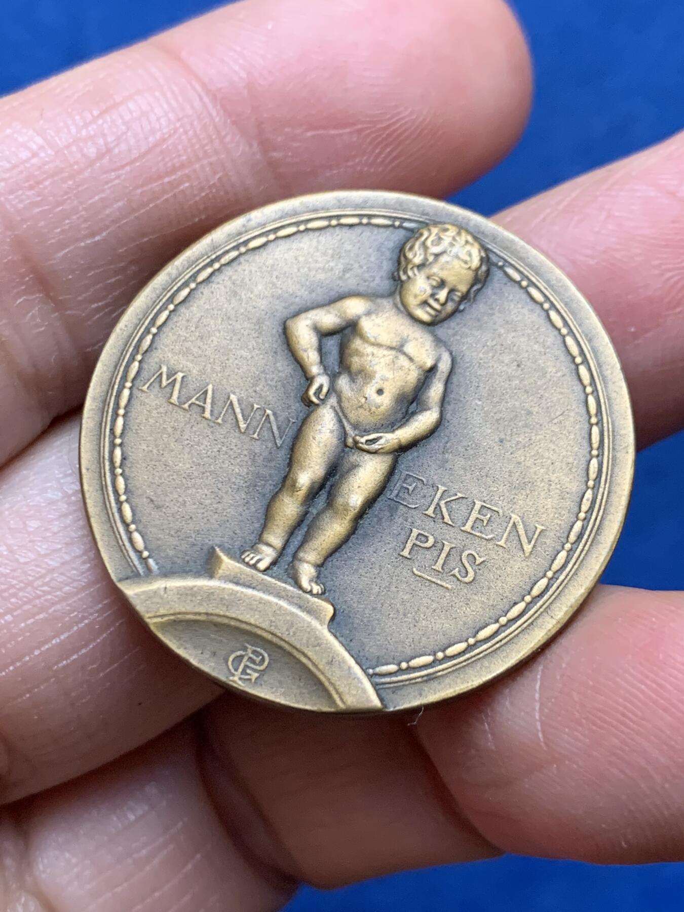 《竞宝斋》第473场 周日，周一 2场连拍 （全场包邮）欢迎送拍 1935年布鲁塞尔世博会纪念铜章 16.4克 31.8mm