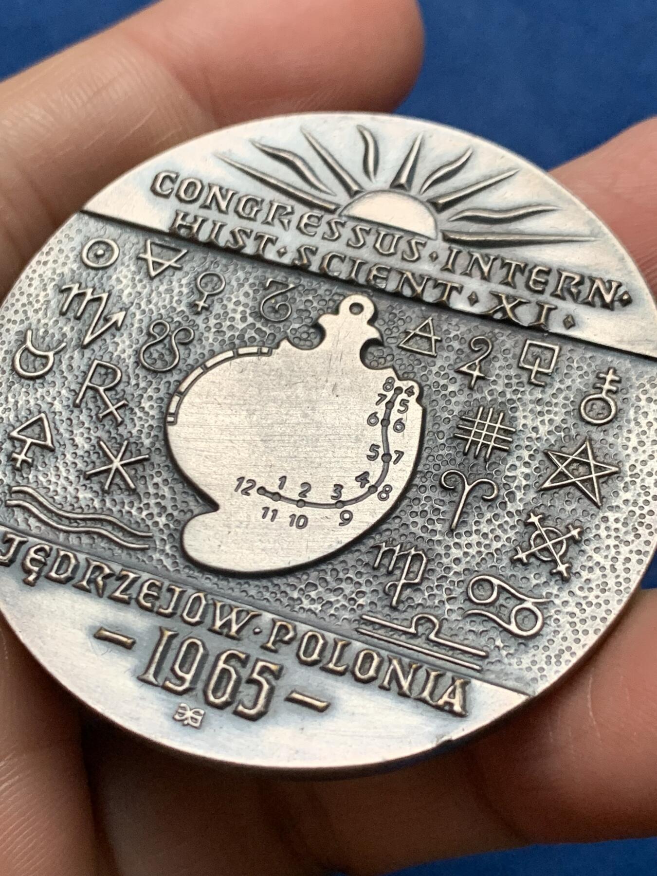 《竞宝斋》第473场 周日，周一 2场连拍 （全场包邮）欢迎送拍 1965年波兰耶德热尤夫国际历史学家大会铜章 59.6克 49.7mm 带盒