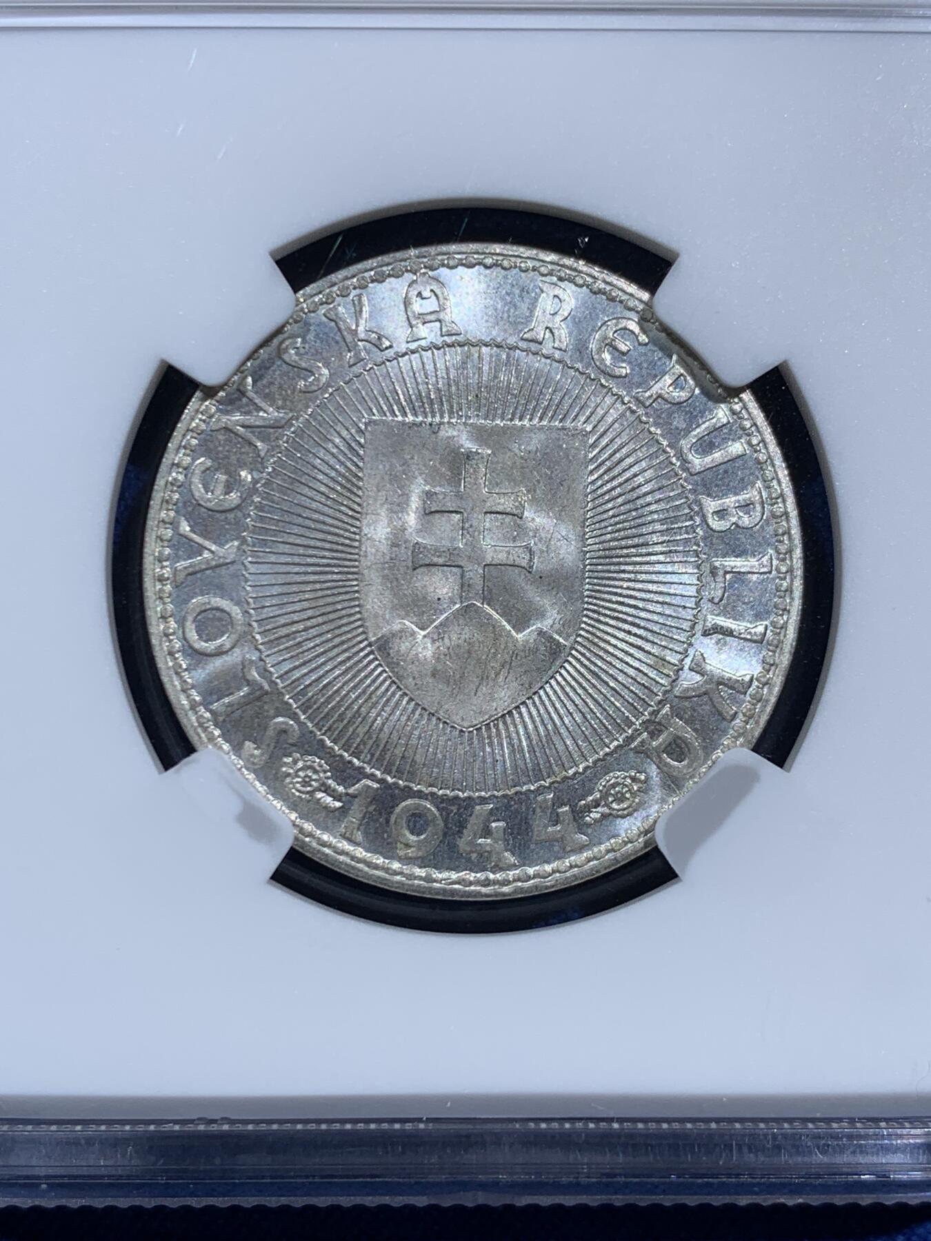 《竞宝斋》第473场 周日，周一 2场连拍 （全场包邮）欢迎送拍 NGC MS63 斯洛伐克1944年10克朗银币，极美原光好品。