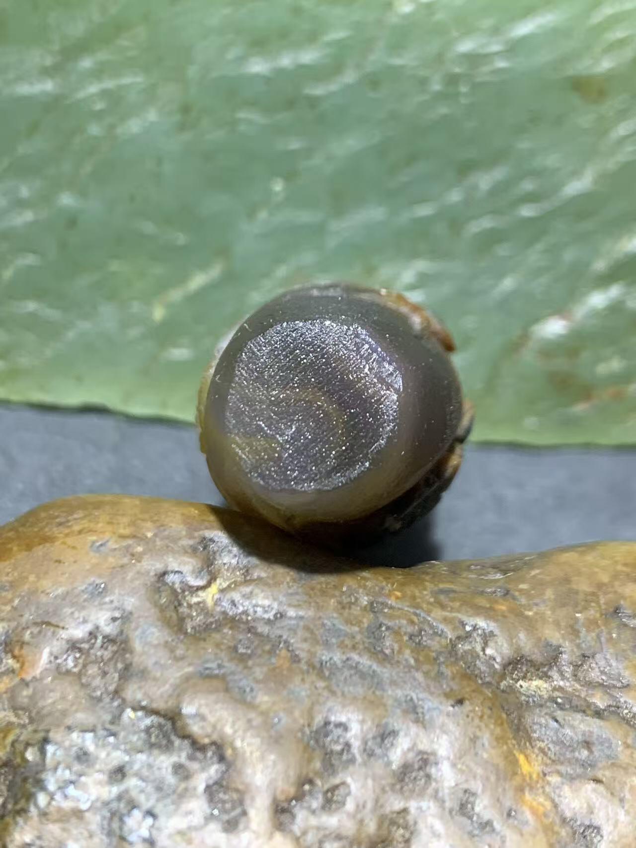 精美亚光高玉化巴西玛瑙手工俏色巧雕喜上眉梢随形吊坠一个