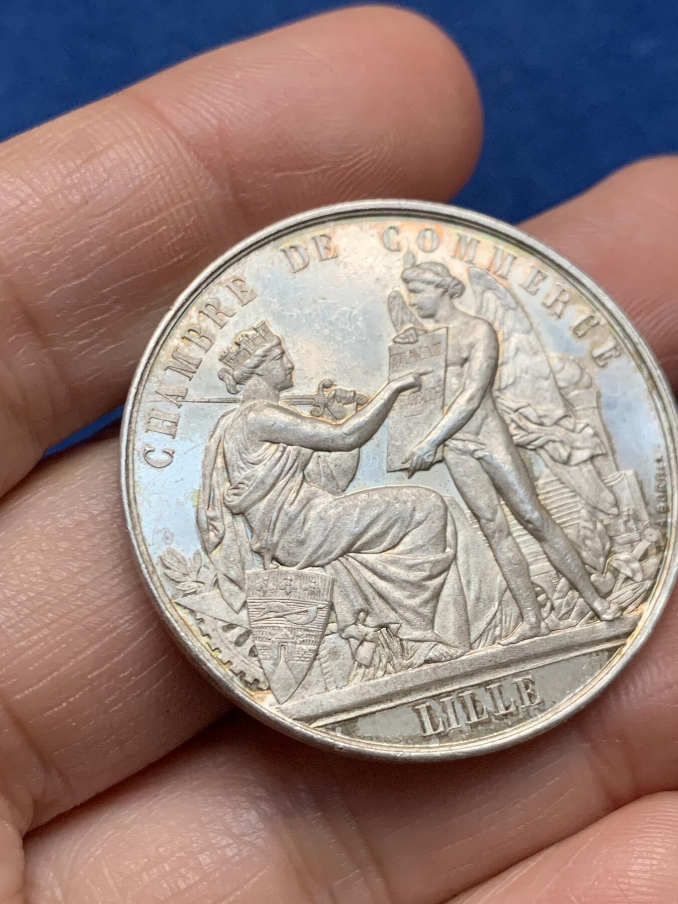 《竞宝斋》第473场 周日，周一 2场连拍 （全场包邮）欢迎送拍 法国里尔商会银质代币 22.35克 36.9mm 丰饶角银标