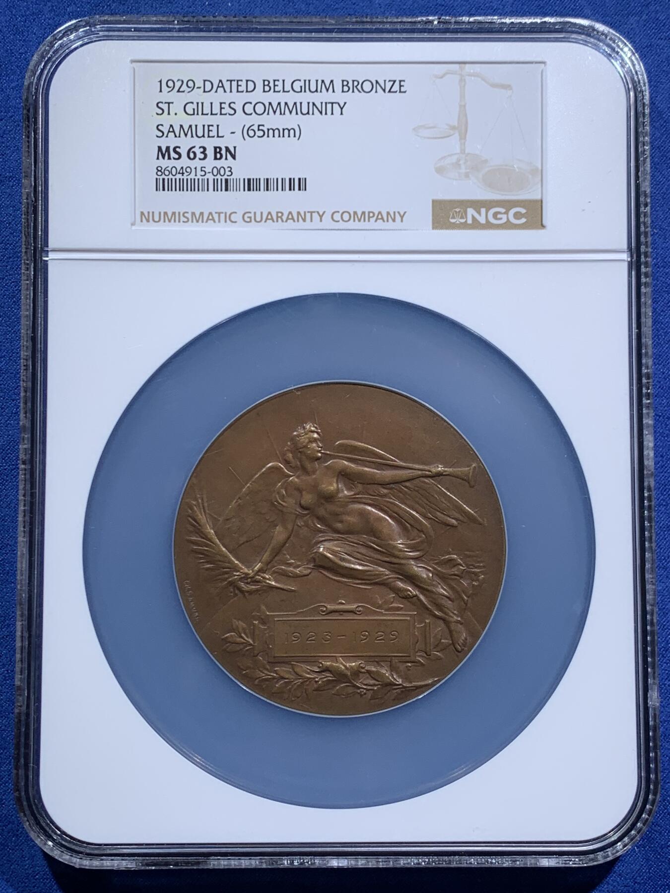 《竞宝斋》第473场 周日，周一 2场连拍 （全场包邮）欢迎送拍 NGC MS63BN 1929年布鲁塞尔葡萄种植清凉奖章，正面：清凉女神张开翅膀，手持丰号角和橄榄枝，象征胜利和丰收。直径：65mm，加大盒封装。