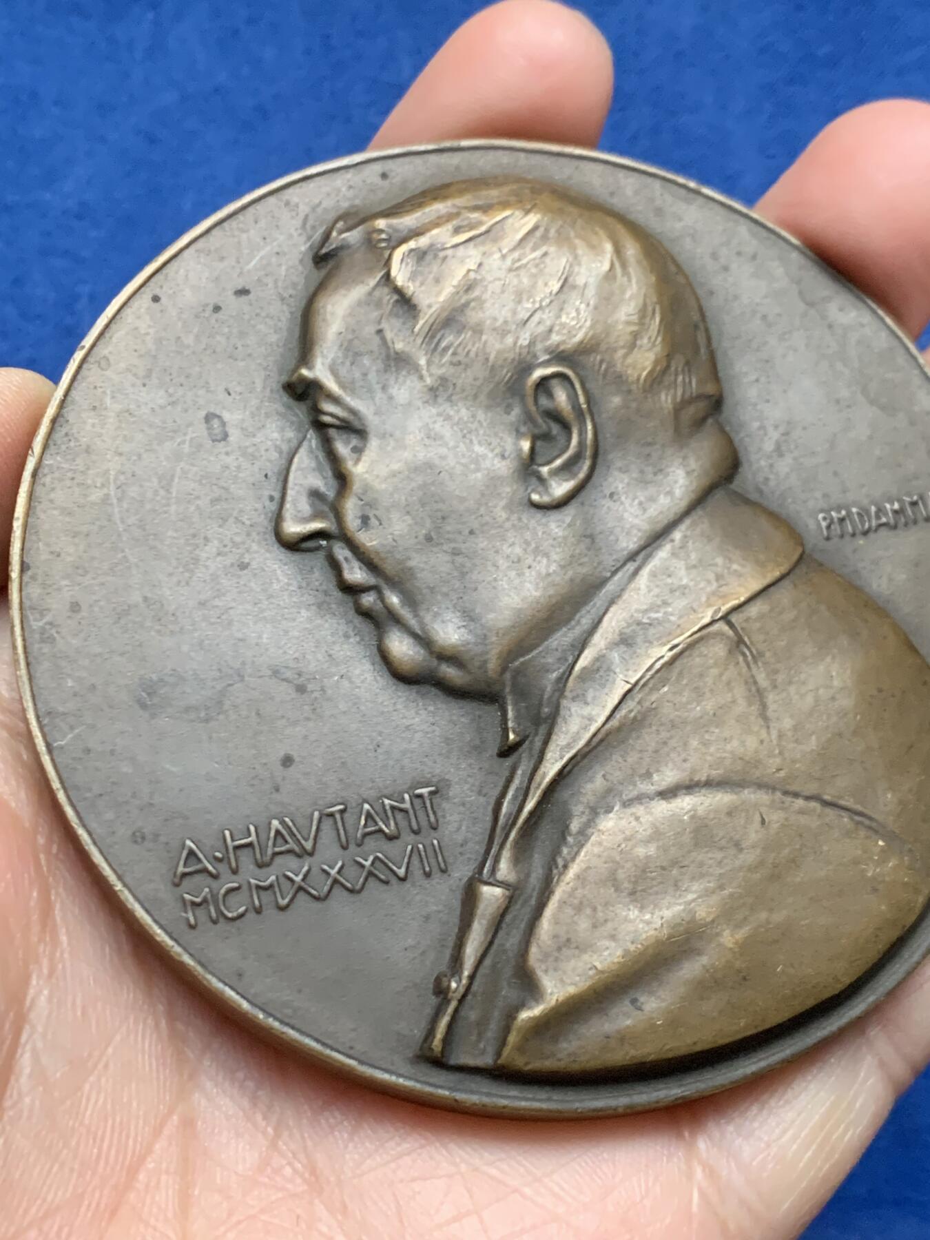 《竞宝斋》第473场 周日，周一 2场连拍 （全场包邮）欢迎送拍 名家Dammann作1937年阿尔贝·奥唐晋升荣誉军团司令官级双面大铜章 少见 236.8克 79.7mm 三角铜标