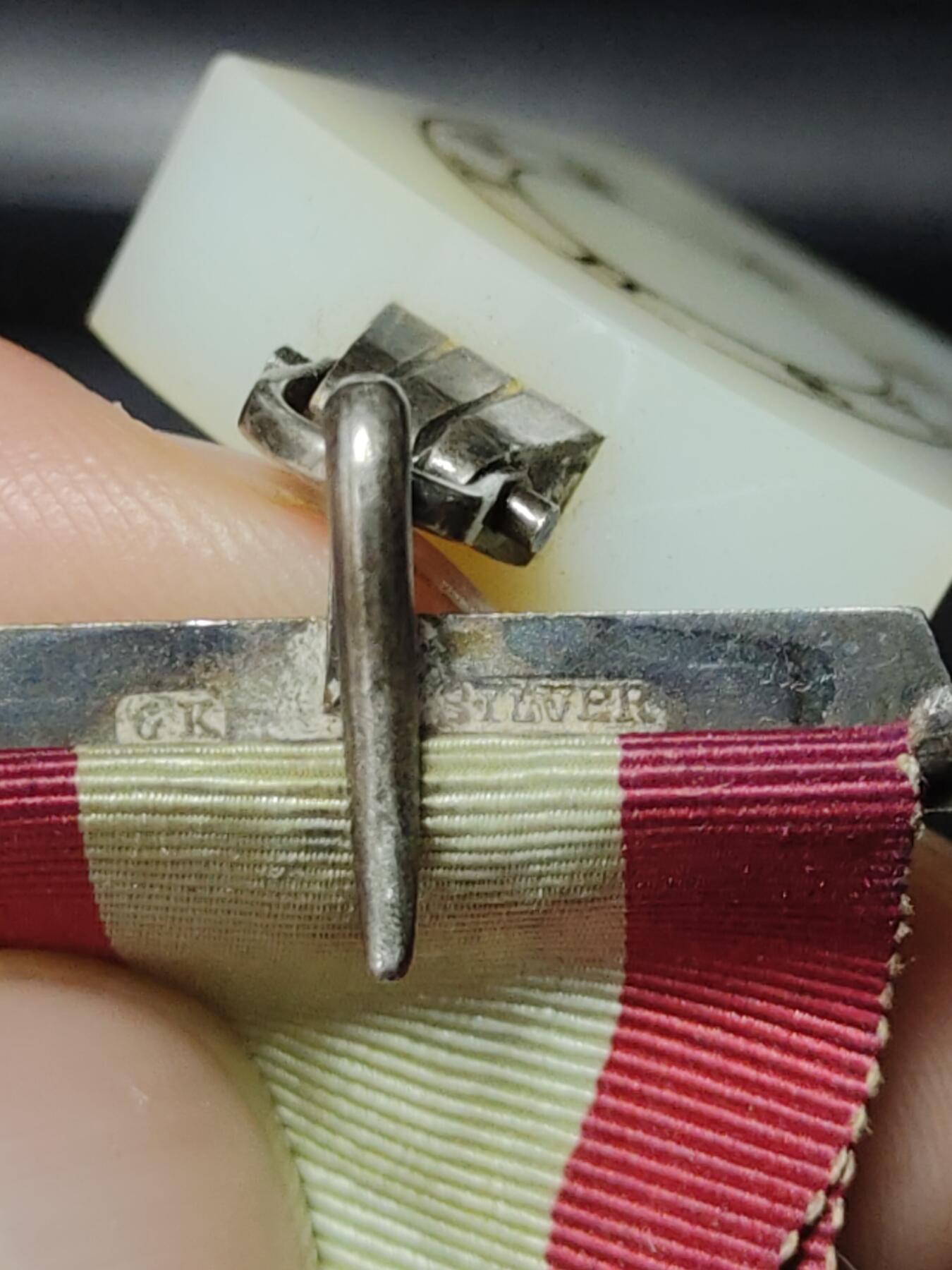 2026年第三十七场(总第二百零六场）德紧纸币特拍场(佣金3%，最低1元) 19世纪末-20世纪初，欧洲共济会皇家拱门分会Past Master级别信物，金属部分为银制。