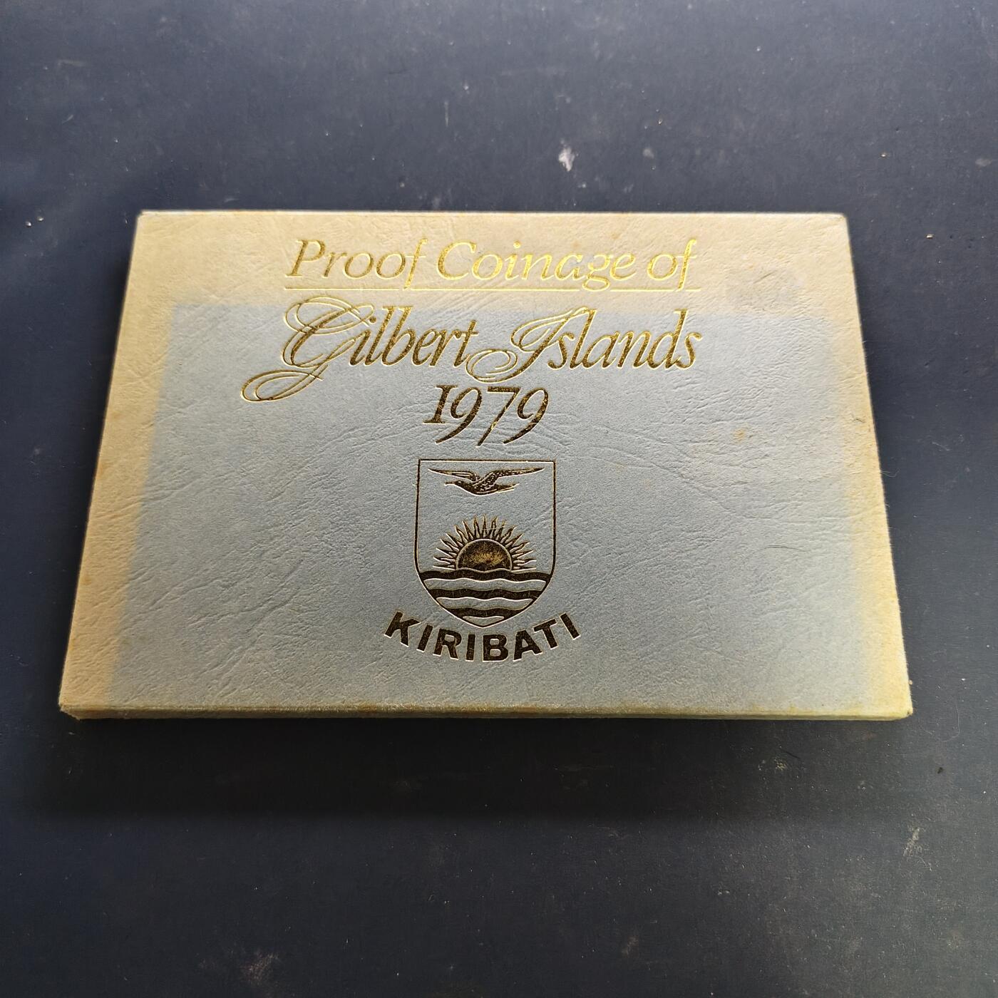 【全场包邮】纯粹捡漏拍515场 基里巴斯1979年皇家厂经典信封装官方精制套币-PS1