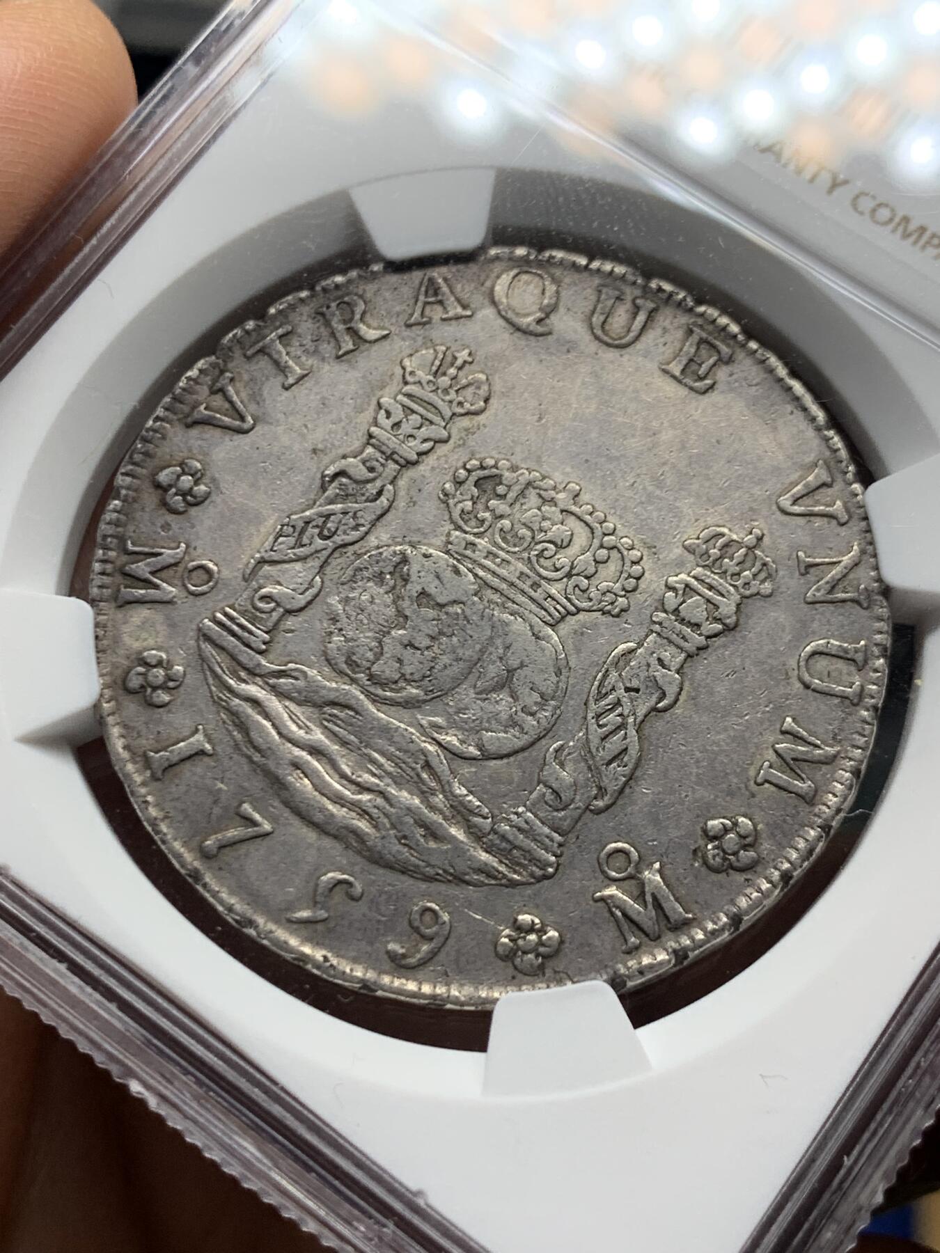 《竞宝斋》第473场 周日，周一 2场连拍 （全场包邮）欢迎送拍 NGC XF45 西属墨西哥 1759年 8里亚尔 地球双柱大银币 细节较美的一枚 浅彩老包浆 温润原光 实物漂亮 出分不易 西属经典必备品种