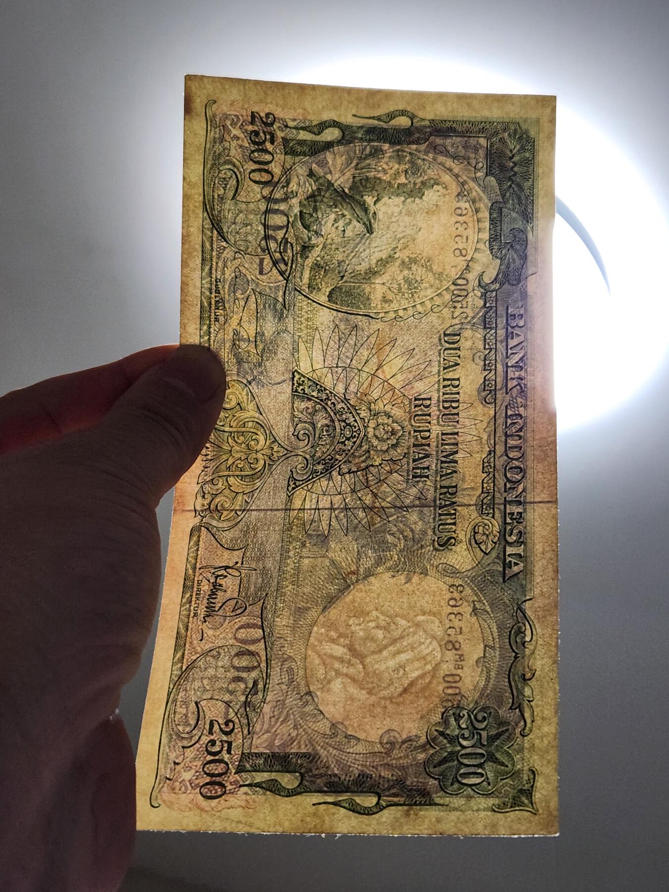 3月23号晚上8点 外国纸币自动截拍第44场 印尼25000稀少